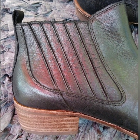 Gianni Bini Dark Brown Slip On Ankle Boots 8.5 - Picture 2 of 6